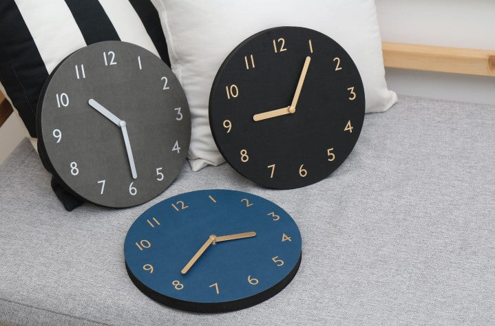 Sandwich Retro Leather Wall Clock